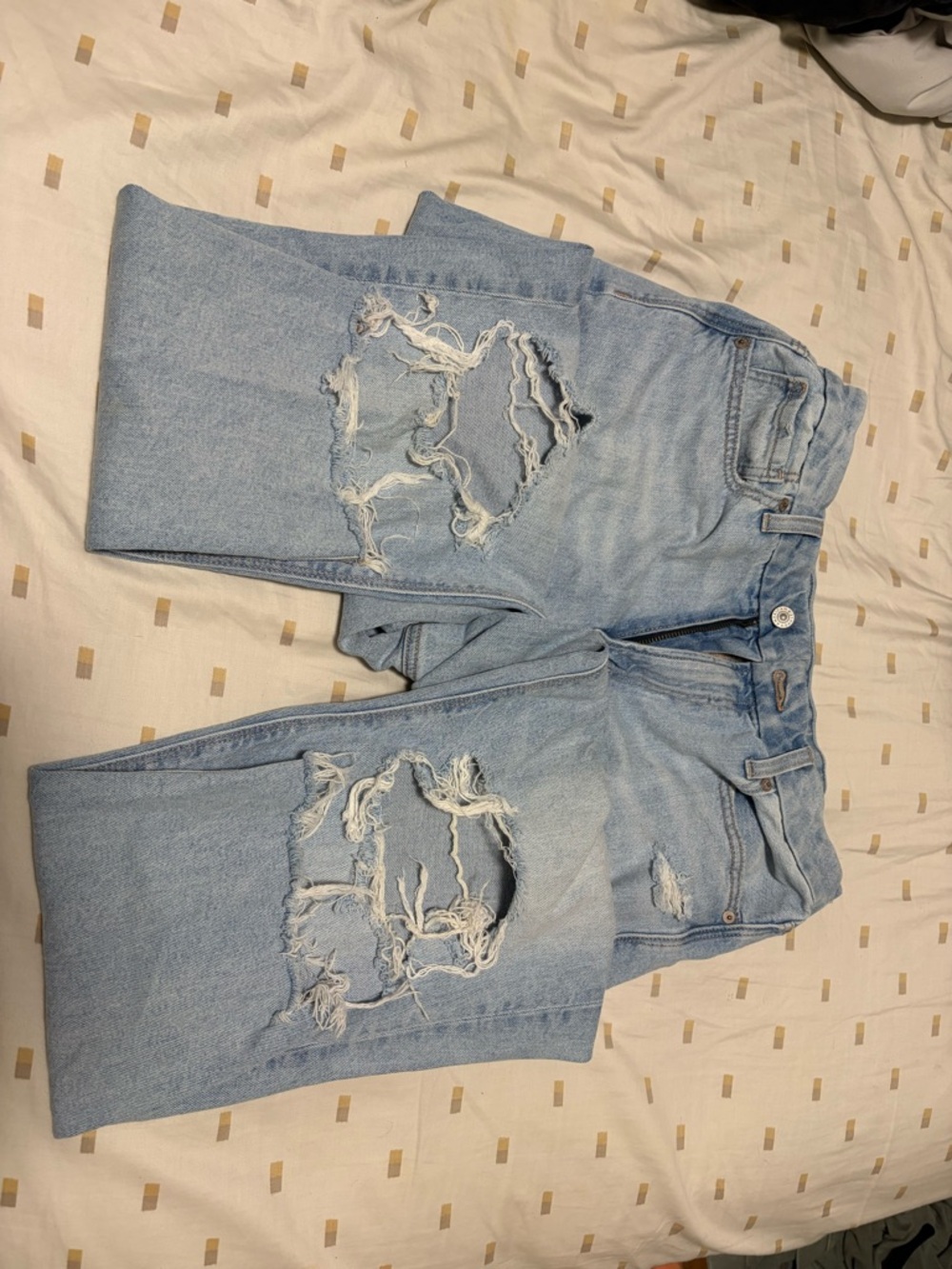 Light Blue Distressed Women’s Jeans American eagle